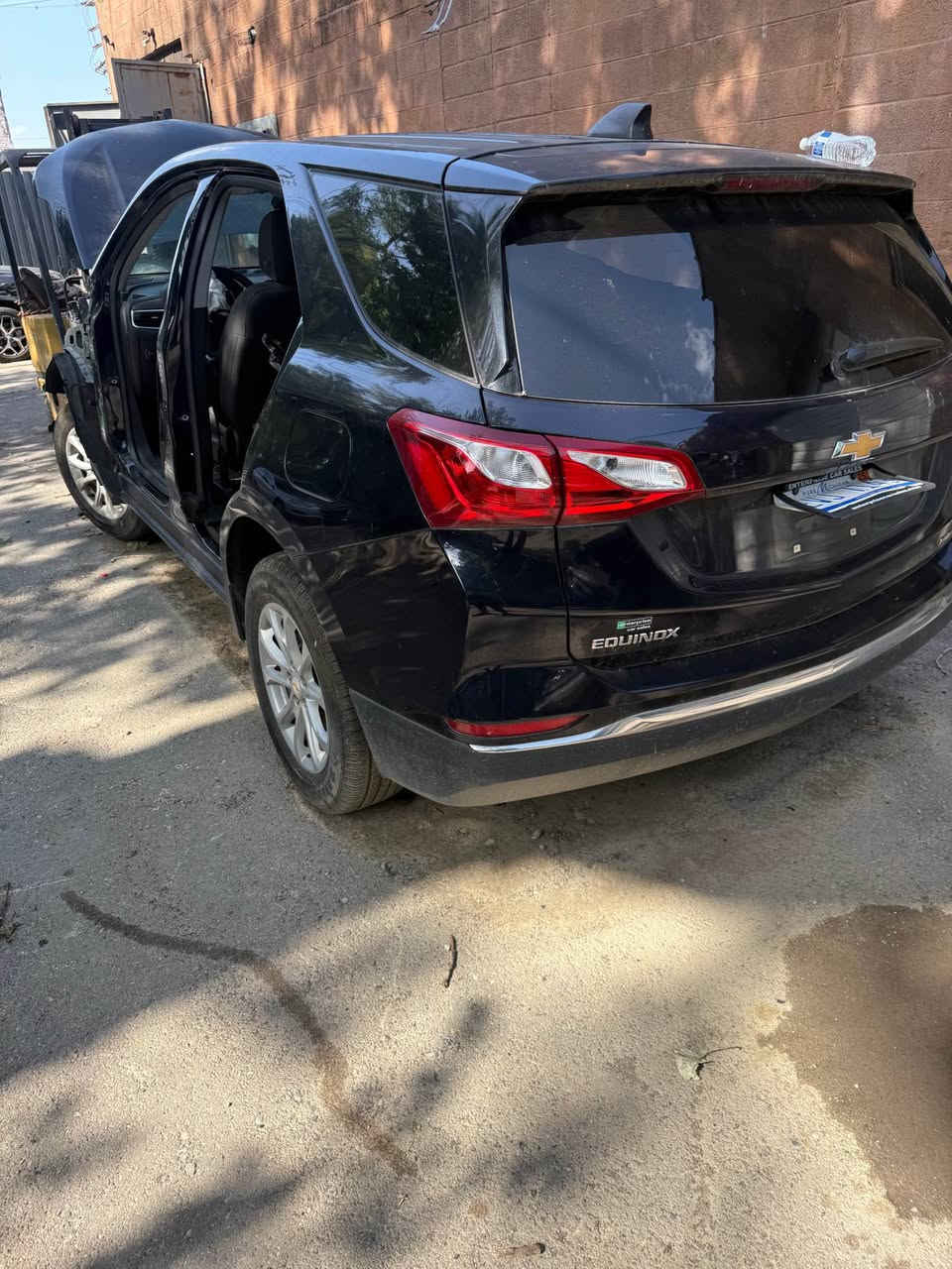 Part out 2021 Chevy equinox  
Paint code 328E Dearborn Heights, MI


**إذا كنت صاحب هذا الإعلان وتريد حذفه لأي سبب، رجاءا أرسل رسالة إلى الدعم الفني**