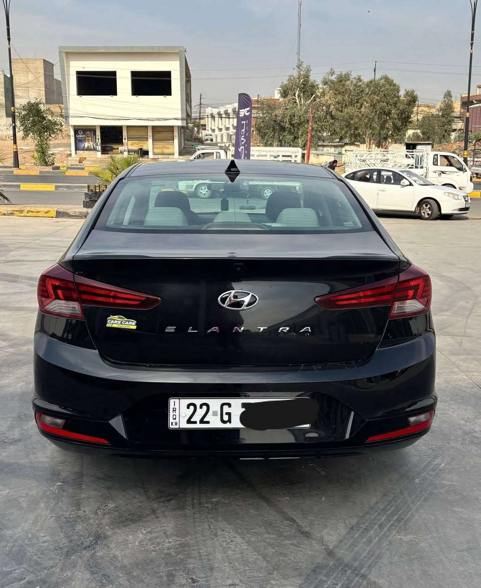 النترا 2020 لون اسود حادثها نصف البنيد وحافة الجاملغ صبغ ماشية 52 الف
السيارة رادارات امامية وجانبية ونقط عمياء وتحديد مسار كروز سرعة تبريد مناخ منفصل لايت زينون رقم اربيل الجديد وهزة جديدة وباسمي السيارة جاهزة تحويل مباشر

سعرها ١٣٥ ورقة
مكانها بغداد حي الجامعة

 ***********
***********
