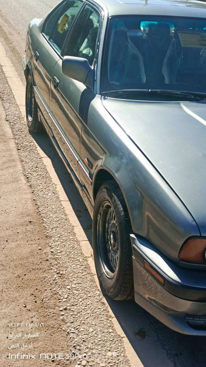 السلام عليكم بي ام 525 سياره مكفوله كير مكينه شرط حداديه جديده اكسن  3 شاشات وكامره خلفيه وكامره اماميه سياره جديده  لايت زنون مضخم صوت
تبريد امامي خلفي سياره جاهزه من كلشي مكان سياره ميسان 
سعر 57 وبيه مجال بصيط  ***********
