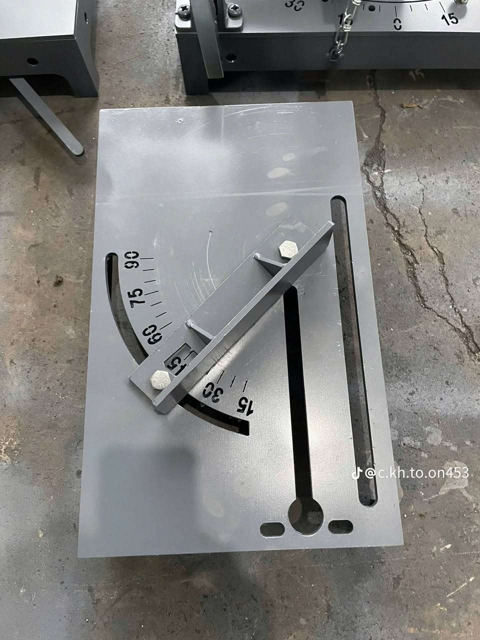 قاعده كتر متحركه كل الزوايه تم تنزيل السعر بمناسبت استشهاد الامام الكاضم عليه السلام المتحركه 85. والثابته 55 الف رالتوصيل مجاني جميع المحافضات ***********
