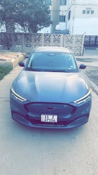 احبتي للبيع موستانك Mach-E 2023 حادث خفيف مثل مموضح بدون ايرباك مدى ال...