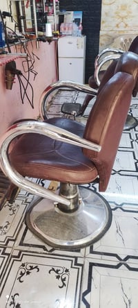 كرسي + مرايه + رفوف للبيع استفسار 07817922947