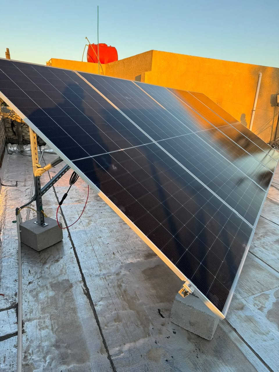 ⚡ بيت آخر يودّع المولّدات ويعتمد على الطاقة النظيفة ☀️

🔹 منظومة 27 أمبير
🔹 ألواح 620 واط عالية الكفاءة
🔹 هيكل حديد مغلون C-Channel
🔹 أداء ثابت واستقرار بالتيار
🔹 تنفيذ هندسي مدروس
🔹 ضمان حقيقي

مكتب الطاقة المستدامة
🔰 الوكيل الرسمي لشركة شيشن تكنلوجي - شركة هواوي - شركة لونجي 

📍 العنوان: كوت – الخاچية – شارع 40
📞 موبايل:
***********
***********
