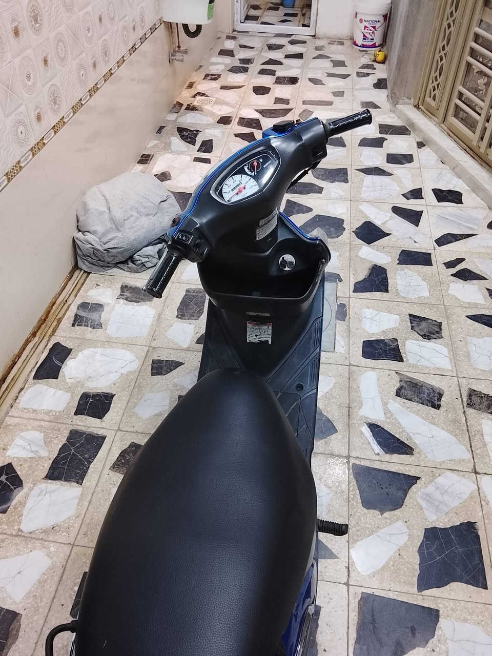 سلام عليكم دراجه ادرس كفالة عامه من البرغي تجي تكلب وتقتنع وتتوكل مكينه هاون وعلي ب حساس استيرن وستان دراجه ياباني اصلل شلعه ومعدل بس الباتري تعبان يشحن ونوب يهبط سعر 500وبيها مجال قليل مكان بغداد الحبيبيه ه‍ ***********
