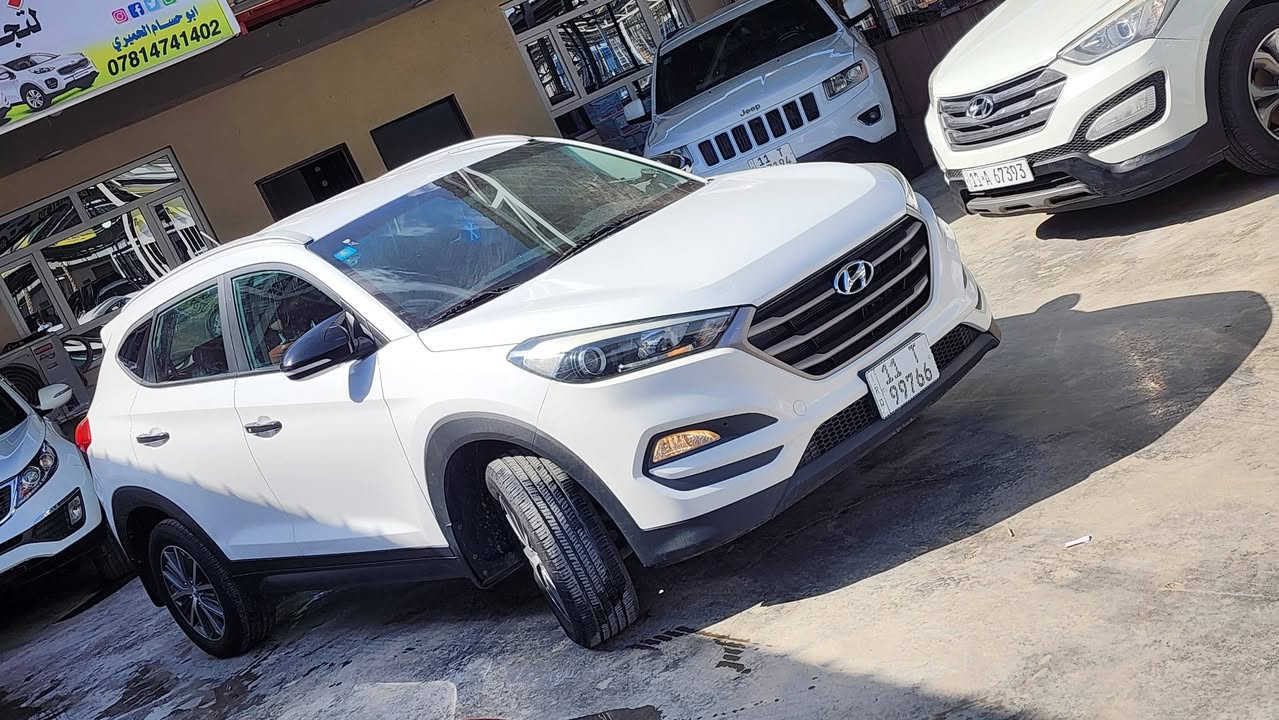 اقرا التفاصيل قبل لتخابر خلاف كلامي اني ادفع السونار 
توسان خليجي موديل 2017
السياره مكفوله من الصبغ والتبديل ولفتح
عده بارد بصيط بصندوك مامبين 
محرك كير ع شركه 
السياره جديده وجاهزة دينار متصرف عليهه 
رقم بغداد الجديد بأسمي 
السعر 172 مكان السياره بغداد اليوسفيه 
وترهم مراوس حسب القناعه 
***********
***********
