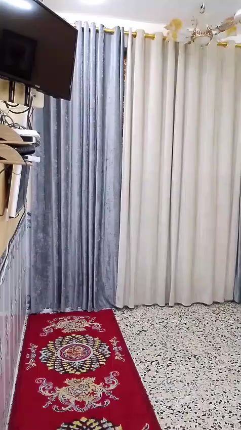 م عليكم بيت للبيع السياحي شارع
بانزين خانه الجواهري او شارع التجار
بشارع فلت حجي محمد المساحة ٢٠٠ متر مربع ١٠ × ٢٠
طابق واحد ستقبال ومطبخ وصالة وغرفتين نوم وخدمات 
وفوك مخزن سندويش شغل البيت درجة أولى من كهرباء كل غرفه ثلاث خطوط خط سبلت وخط صوبه كهربائية أبو الأربع 
وخط وطني وسحب أبو الاثنين ونص يعني كل غرفة ثلاث جوزات بل سركت مي نضام بطاريه النازل  
سعر البيت ١١٥ مليون موبايل ***********
