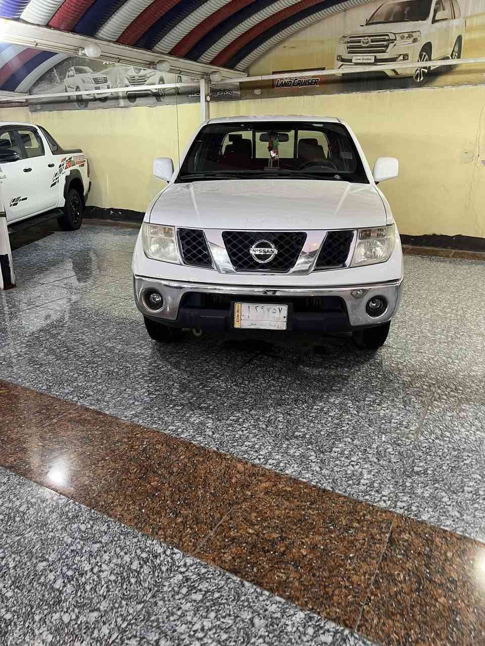 سلام عليكم نيفاره 2014 LE فول مواصفات اوتوماتيك مكينه ما مفتوح ماشيه 200 الف حقيقي  رقم واسط  تحويل مباشر سياره مكفوله كفاله عامه  سياره وضع شركة برغي ما مفتوح بيه السعر 130 بيه مجال بصيط الشراي يتصل غير متواجد عل فيس الرقم ***********
