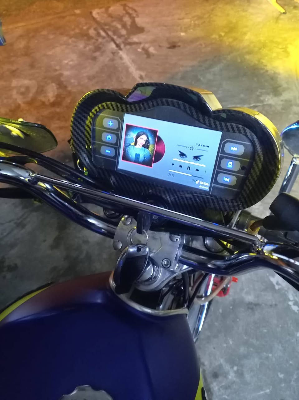 سلام عليكم دراجه ايراني 25 كفاله من كلشي ما بيها نقص برقي شاشه بلاتوث، وتشتغل صوره وصوت مكينه 200 بعدها زيرو *********** السعر 800 وبيها مجال
