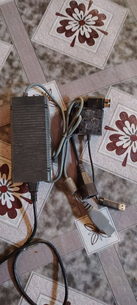 للبيع Xbox 360 مهكر 🎮 بي أكثر من 300 لعبة 🎮وياء ثنين يدات مكاني نجف حي الرضوية 
ضمان بي شهر كامل اي خلل بي يرجع وفلوسك يرجعلك 
السعر 100وبي مجال قليل 
مستعجل على بيعة 
للاستفسار أو الشراء مراسلتي على الخاص 📩
*********** وتساب موجود
