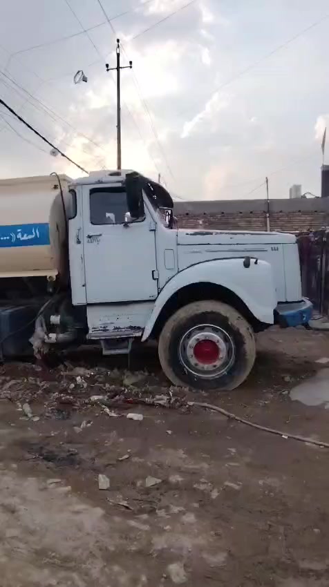 سكاني 111 سياره قمر بلاديه مكينه مال 112 رساله رقمها بابل اصفر السياره ما بيها تحويل راعيها باسمه ضرايب ***********
