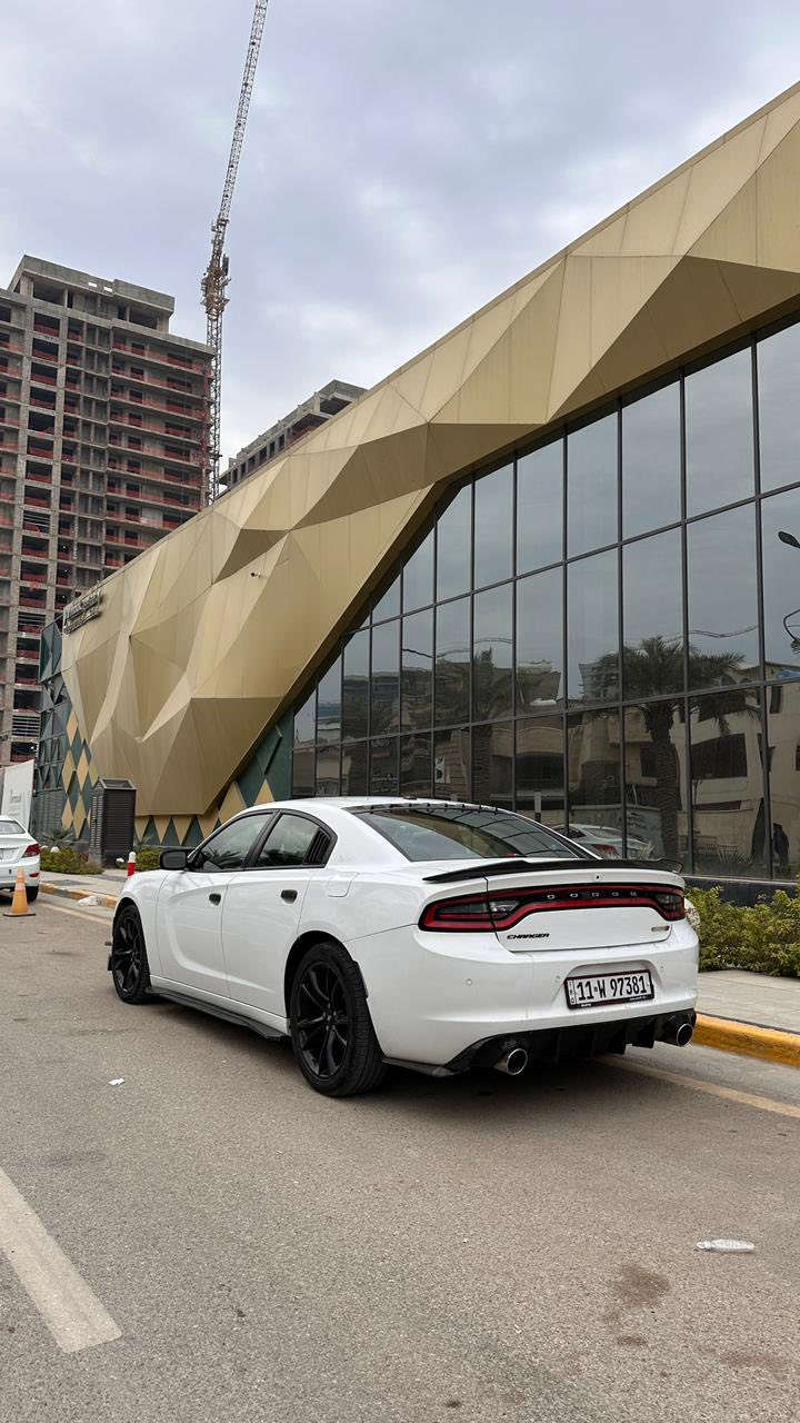 السلام عليكم من رخصة الادمن جارجر 2018 خليجية كفالة بيها بارد بسيط ماشية 84000 كيلومتو  بغداد تحويل مباشر فتحة كشنات جلد شفتات شاشه وسط حساس خلفي كشن السايق كهرباء ***********
