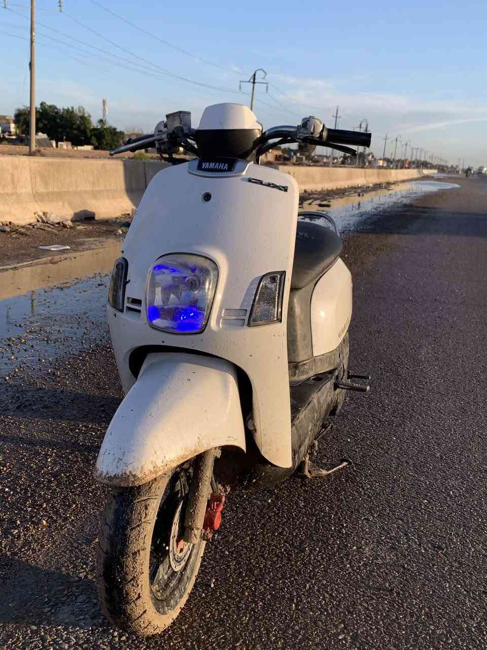 بوليسي للبيع بيها كسر بلكفر الامامي سعرها 600 مكاني بغداد الدوره ***********
