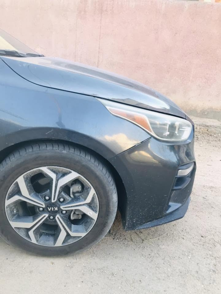 سلام عليكم سيارة للبيع فورتي امريكي سيارة بسمي تحويل مباشر مكاني بابل ورديه خارج سياره معروضه ١٢٥وبيه مجال الخاص مغلق رقم ***********
