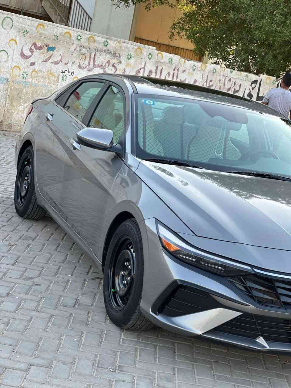 النترا_2024
‏#النترا_2024
‏وارد امريكي دخول جديد شهر ل (1)
‏عله حادثهه فقط مسحوبه مگعدين الدعاميه والصندوگ بدون تصفيه بارد + قطعتين كلير من أمريكا أثر خدووش
‏عداد المسافه (23,500) km
‏فوول مواصفات عده الكراسي 
‏
‏مواصفات:
‏  • بصمة تشغيل + تشغيل عن بعد⚡️
‏  • جنطه ذكية
‏ • محرك 2000 DOHC دوش
‏ • رادارات ❗️
‏(أمامي / خلفي / ⚠️)
‏
‏ • تحديد مسار + سياقة شبه ذاتية
‏
‏ • توقف ذاتي عند الاقتراب🚫
‏
‏ • لايت زينون  + Led 
‏
‏ • كامره خلفيه 
‏
‏ •    شاشة لمس متصله مع عداد دجتال 
‏        إلكتروني متغير
‏
‏      تدعم نظام  Car play 
‏
‏ • اناره داخليه محيطيه متعددة الالوان🌈
‏ • تحكم ستيرن +كروز مثبت سرعه
‏ • 3 وضعيات قيادة (Smart / Sport / Normal)
‏ • داخل رصاصي 
‏
‏ • Auto Hold
‏
‏ • منافذ USB / AUX / 12V
‏
‏ • ABS + مانع انزلاق
‏ • حساس إطارات
‏• فتحه
‏• هاند أبريك دكمه
‏⸻
‏مكاني _بغداد _ الحبيبيه
‏اي استفسار بعد اتصال 
‏***********
‏
‏
