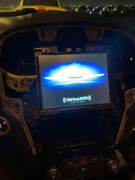 سلام عليكم شاشات وبامه جارجر لبيع شرط اصليات فتح وشدوبرمجه وفتح كود سعر لوحده ٣٠٠الف مكاني بصره ***********
