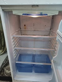 ثلاجة • أجهزة منزلية • للبيع