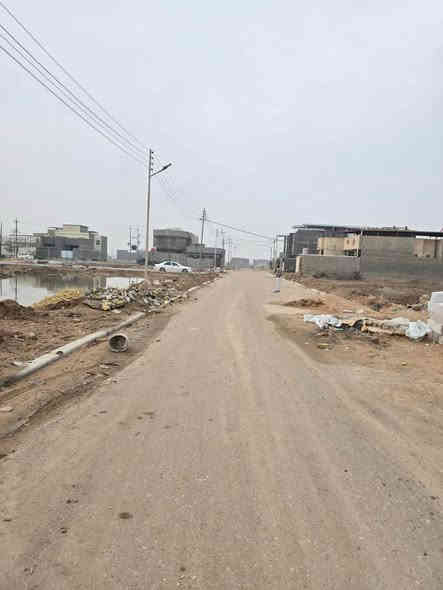 السلام عليكم ورحمة الله وبركاته 
تتوفر 3 قطع طابو ملك صرف عرصه 
العنوان بصره ابي الخصيب شارع المحكمه مقاطعه طلاع الحمزه 
مساحه كل قطعه 250متر عل شارع15متر قريب جداً لسايدين 
المحكمه سعر كل قطعه 115 مليون وقابل للتفاوض للاستفسار *********** البصرة
