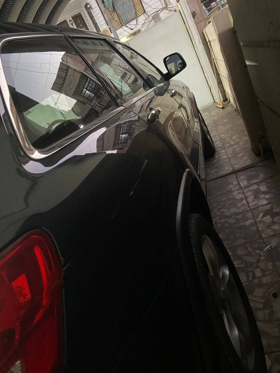 السلام عليكم 
جيب 2013 اوفرلاند خليجي
ماشيه 134 الف كيلو 
السيارة كفاله عامة 
المواصفات:-
جكات
بنوراما
خزن ميموري
زراكات لايت 
ستيرن كهرباء
لايت زينون 
كراسي جلد + كهرباء
دفع رباعي
كراسي تدفئة وتبريد 
صندوق كهرباء
تشغيل عن بعد 
مري كهرباء 

شاشة كبيرة 
السعر 200 وبيها مجال بسيط
*********** بغداد, العراق
