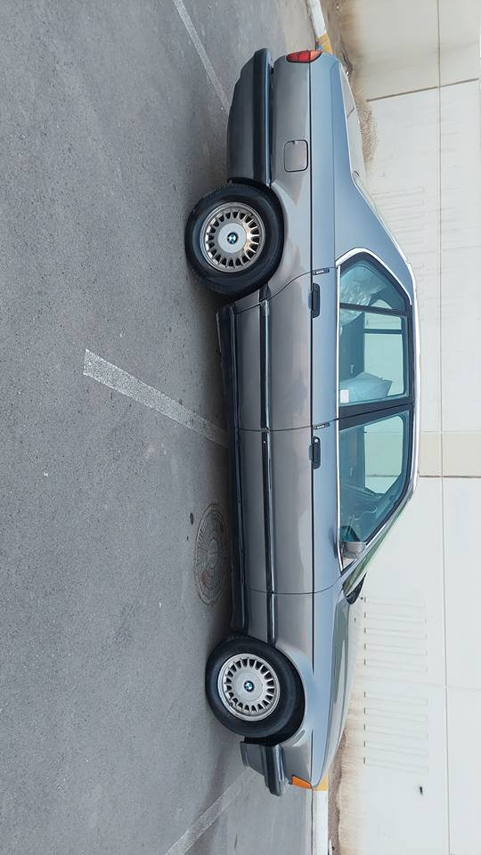 رجائا رجائا اقرء المنشور قبل لتتصل السلام عليكم الحلال للبيع طبعا ماكو داعي احجي علنضافه الصور تحجي سياره بلاد واحلى من الصور واكو فديو للسياره يوضح نضافتها وارد خليجي موديل 93 بجم عريض محرك مسكر كير تمساح فول مواصفات  بدون ضربه او خياس او تبديل مصبوغه جماليه فرن درجه اولى وعندي صورها قبل الصبغ جانت جارده فقط مكفوله من الطعجه والشخط  تبريد قطعتين وي السويج كشنات دبل كمبيوتر دبل جكمجه حداديه جديده امامي خلفي مكينه لاتنقيص ولا تبخير كير تمام حماوه ماكو للعلم السياره جديدا جدا واحلى من الصور بعد واكو فيديو بلتعليقات يوضح نضافه السياره بدون خاص رجائا اسأل علعام واجاوبك او اتصل على *********** اذا ماعندك رصيد اتصل وتساب السعر مناسب علق تم يوصلك والشراي يجي ومارجعه للعلم السياره جديده بلنسبه الاخواتها
