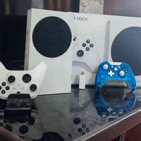 سلام علیکم إكس بوكس سريس أس مع جوستك أصلي مال شركه وتجاري مع بطاريه دا...