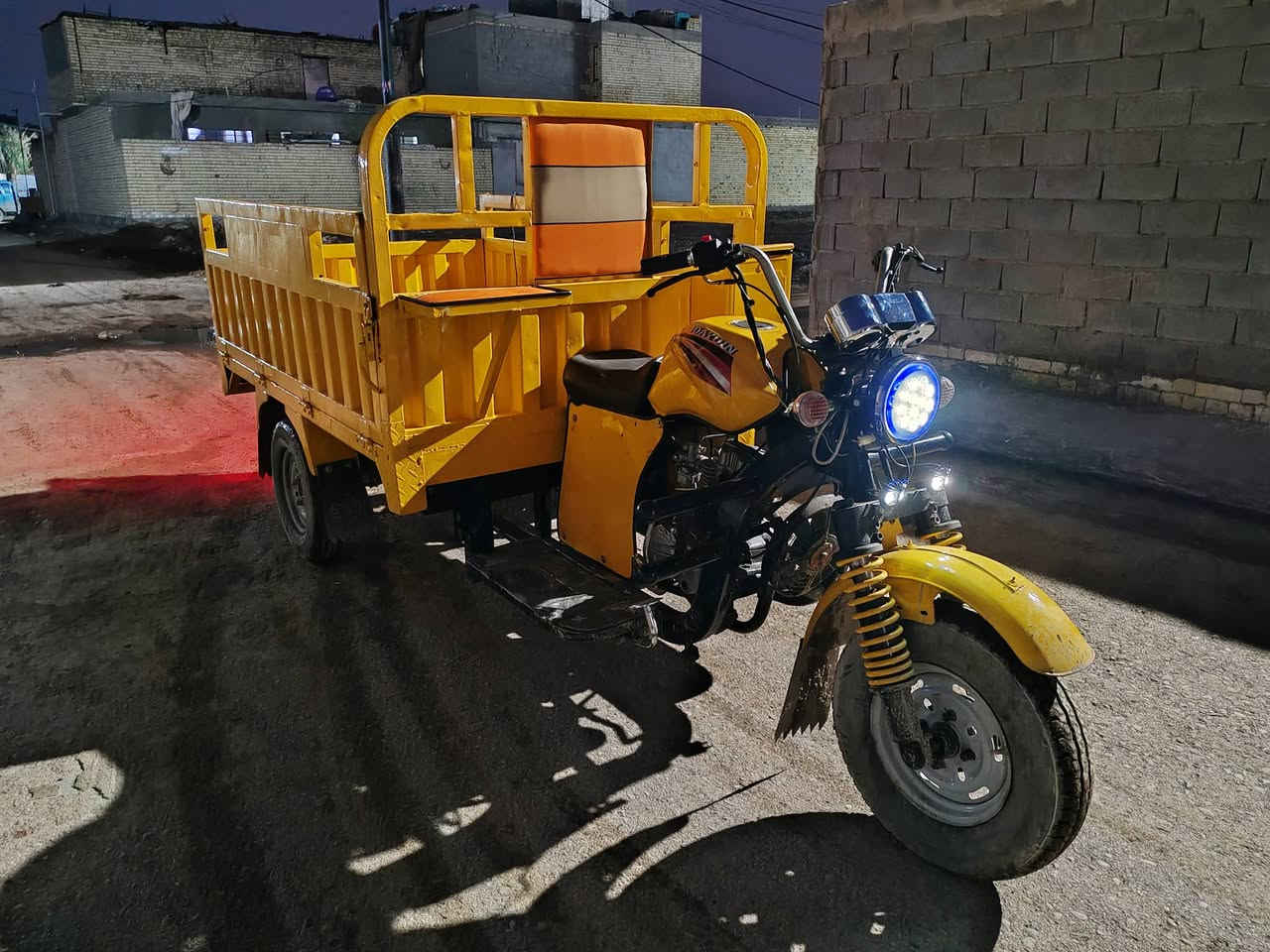 ستوته للبيع موديل2019 تعمير جديد لوكير ثكيل خفيف مال حمل اكسل حجم كبير محرك 200 كهربائيّ كله شغاله اورق كامله كمرك متفوعله  ابسمي السعر 1600
تصال***********
