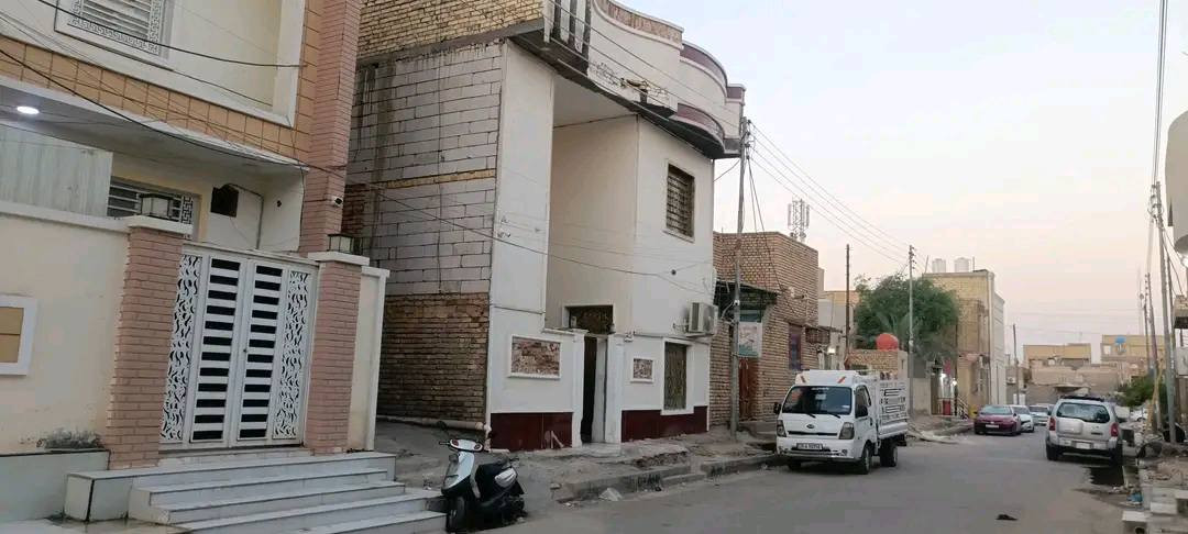 بيت طابو المسحه 100 طابقين حي اور الثانيه
الطابق الاول غرفه وستقبال ومطبخ اوصاله ومجمع صحيات
والطابق الثاني قيد النشاء
غرفتين وصاله ومجمع صحيات
الصطح شتيگر 
السعره 170/اوبي مجال

***********
