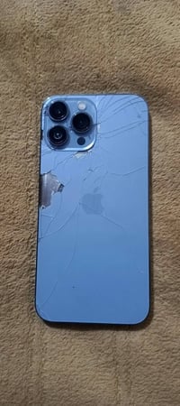 ايفون 13بروماكس جهاز كفاله بس ضهره مكسور كاميرا سينمائيه واكفه وباقي ش...