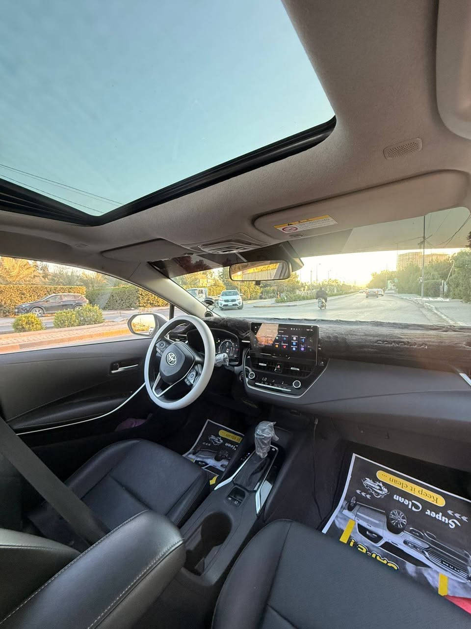 كورولا هايبرد موديل 2025 شكل خليجي
محرك 1.8 لتر بنزين + نظام هايبرد اقتصادي
 شاشة لمس + بلوتوث + USB+كاربلي
 كاميرا خلفية + حساسات
مكيف ممتاز
 نظام ABS + مانع انزلاق+قياده آلية+مثبت سرعه
 5 ركاب – مساحة مريحة
 اقتصادية جداً بالوقود 
وباقي الموصفات المعروفه 
ماشيه ٢٧الف كم
رقم بغداد تحويل مباشر 
كفاله عامه من صبغ وتصليح
العنوان بغداد البياع حي الاعلام

للتواصل***********
