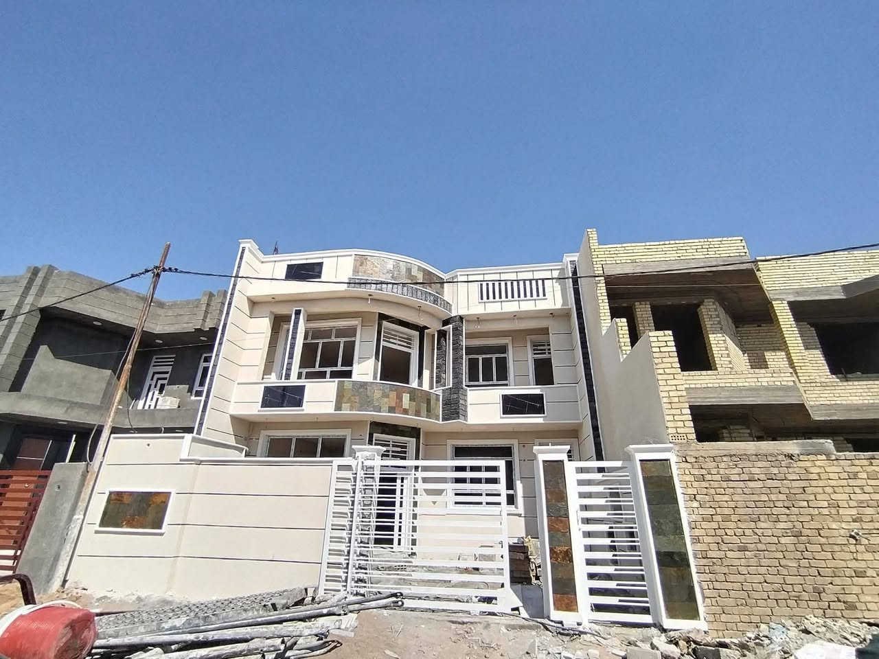 نشتغل واجهات وديكورات داخليّة وخارجيّة
فوم وثرمستون
طلس، صبغ، نثر
صبغ واجهات ومنازل
شغل نظيف وأسعار مناسبة
📞 للاتصال والاستفسار:
***********
***********
