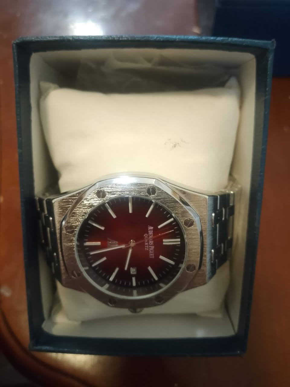 للبيع ساعات ماركه اصليه جدد ممستخدمات سعر الوحده ب35 الي يريد يتصل عله الرقم بي وتساب مكان بغداد السيديه ***********
