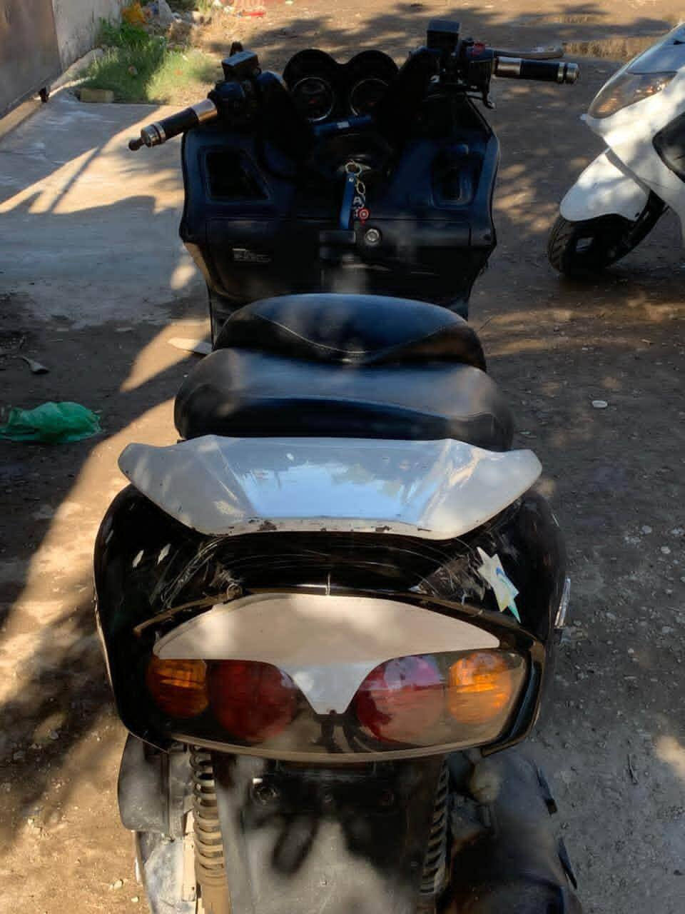 سلام عليكم عندي فورزه ٠٦دراجه نضيفه ريده ٦٠٠‏‪***********‬‏
