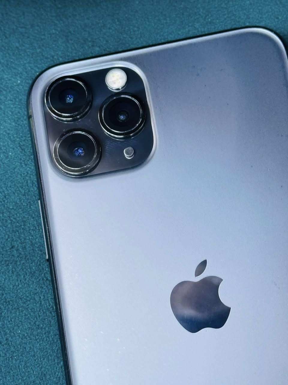 السلام عليكم
١١ برو ٢٥٦ اسود
بطاريته ٧٥ ممفتوح بلادي فقط بي فطر بل كلاس وبل ضهر سعره ٢١٠ الف مكاني بغداد ***********
