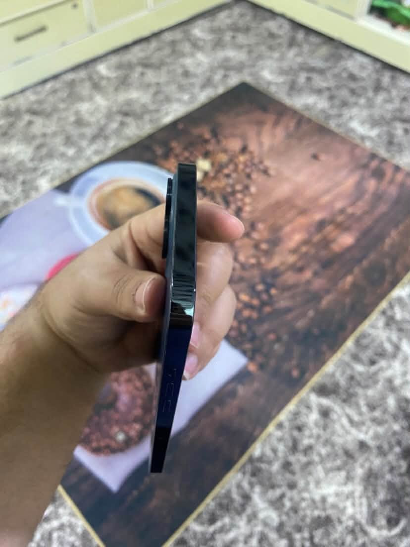 سلام عليكم lphon 12pro max
ذاكرة 256
تك سيم بطارية 84
ما مفتوح بس بي طبع خفيف جداً بالشاشة ما يضر بالأستخدام ابد جهاز نضيف مابي شخطة 
سعر 470 بي مجال


**إذا كنت صاحب هذا الإعلان وتريد حذفه لأي سبب، رجاءا أرسل رسالة إلى الدعم الفني**