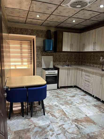 شقة ارضية ديلوكس في اليرموك محلة ١٦ ٦ موثثة للايجار تحتوي  على غرفة نوم و مطبخ و صالة و حمام مجهز بالسبالت و اثاث المطبخ و غسالة فول اوتوماتيك و كابينة شور و طباخ 
نظام انارة ثلاثي التحكم 
نظام الماء بوستر و الغاز دفن
كامرات مراقبة للامان و ديكورات و طرمة امامية كبيرة و منور خلفي  
للاستفسار *********** واتس اب مباشرة من المالك بدون دلالية
