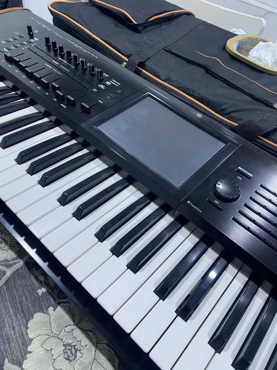 Korg kronos 2 
2550$
***********
