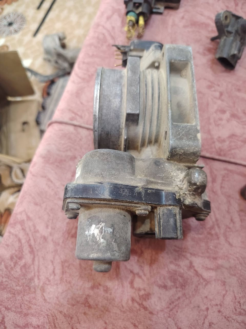 السلام عليكم اخواني الأعزاء  غراض موجوده  رقم الهاتف ***********
