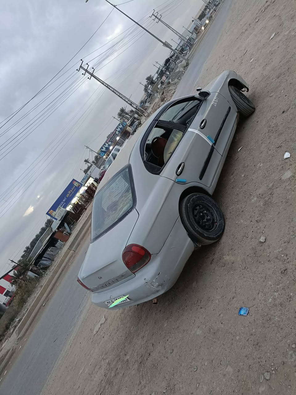 السلام عليكم سوناتا وفود موديل 2001  رقم بغداد انكليزي هزة جديده رقم جديد سنويه جديده لون مميز سمنتي تخم تاير جديد ويل كب شاشا كبيرة كامرة بلوتوث سماعات سستم صوت دوشمة الداخل جديده صدر جديد مكينه كير جدد للبيع او مراوس شعندك مراوس نزل  وهذا رقمي للاستفسار ***********
