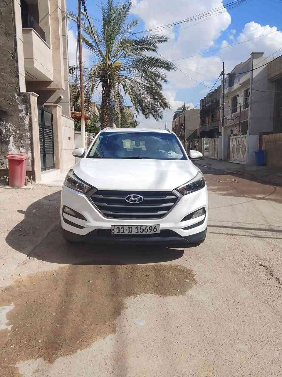 السلام عليكم 
توكسان خليجية موديل 16 شكل ال17 
ماشيه 183
مكينة 2000 دوش 
مكاني بغداد 
بنيد صبغ فقط 
السعر 145 وبيها مجال بسيط
للاستفسار ***********
