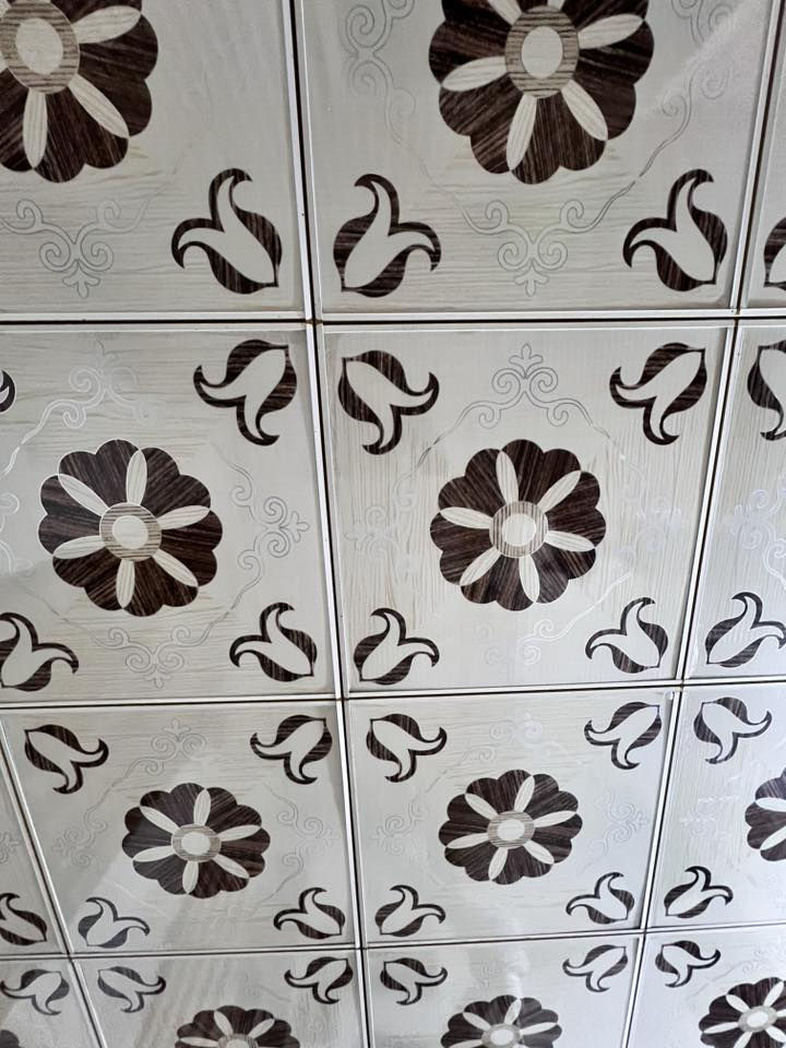 #للبيع مستعجل سقف ثاني فقط المربعات 50 مربعه جداً نضيف نايلونه بعده بي 
سعر 75 بي مجال 
مكاني نجف للا ستفسار مراسله ***********
