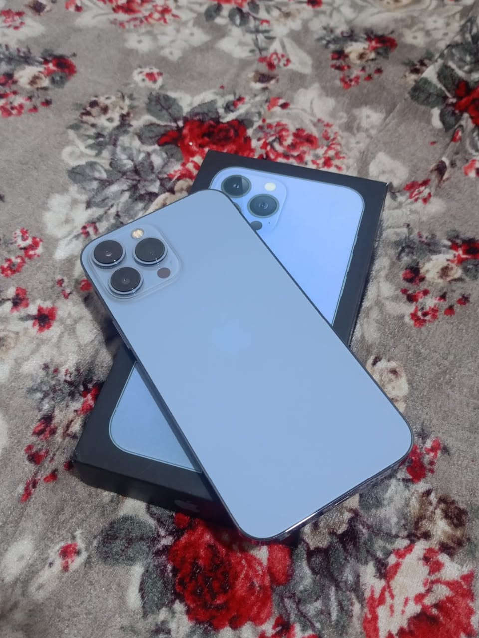 سلام عليكم آيفون 13برو ماكس ذاكره 256 بطاريه 95جهاز نضيف كلش زلغ مابي ومامستبدل بي اي قطعه ملاحضه بطاريه معلايه بل حاسبه سعر خاص واتساب***********
