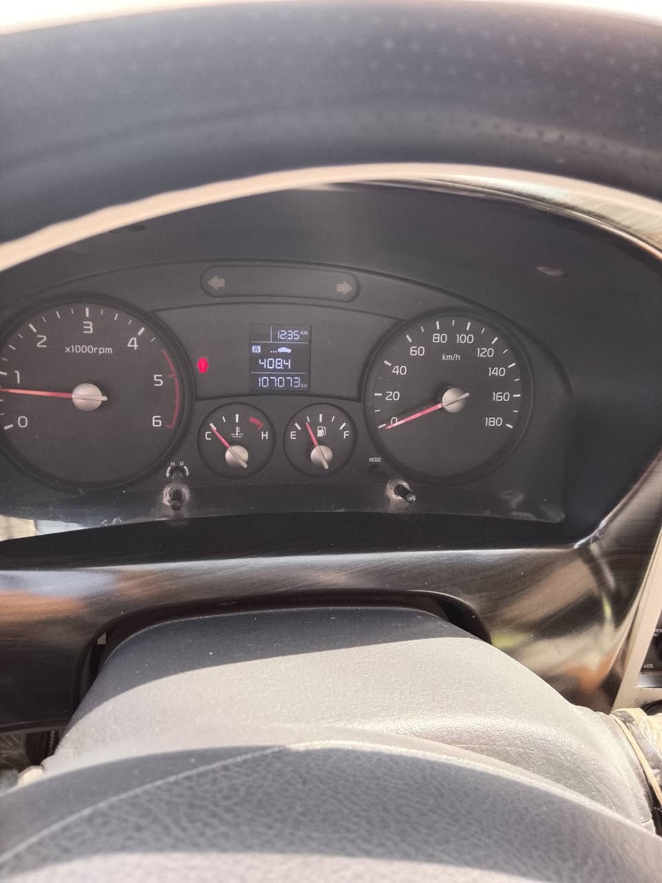 السلام عليكم كيا فحل للبيع موديل 18 ماشيه 100 عنوان بغداد مدينه الصدر رقم الهاتف ***********
