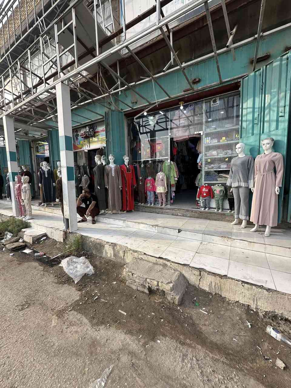 محل للايجار. بي ايجار 10 اشهر وبي ملابس يم ال ابو صفاء بصف رضا العطار. للبيع  ملابس  اوبدون ملابس 
للاستفسار الاتصال اول مراسله

بدون ملابس بس ايجار ***********
