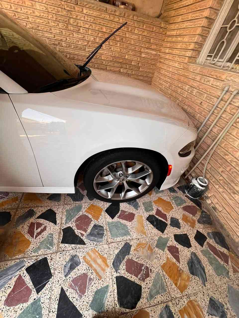 جارجر 2023 GT
كفاله
Last call 
ماشيه 40 ميل
بارد صغير فقط بالجاملغ الامامي بدون صبغ 
رقم بغداد سنويه جديده باسمي
***********
