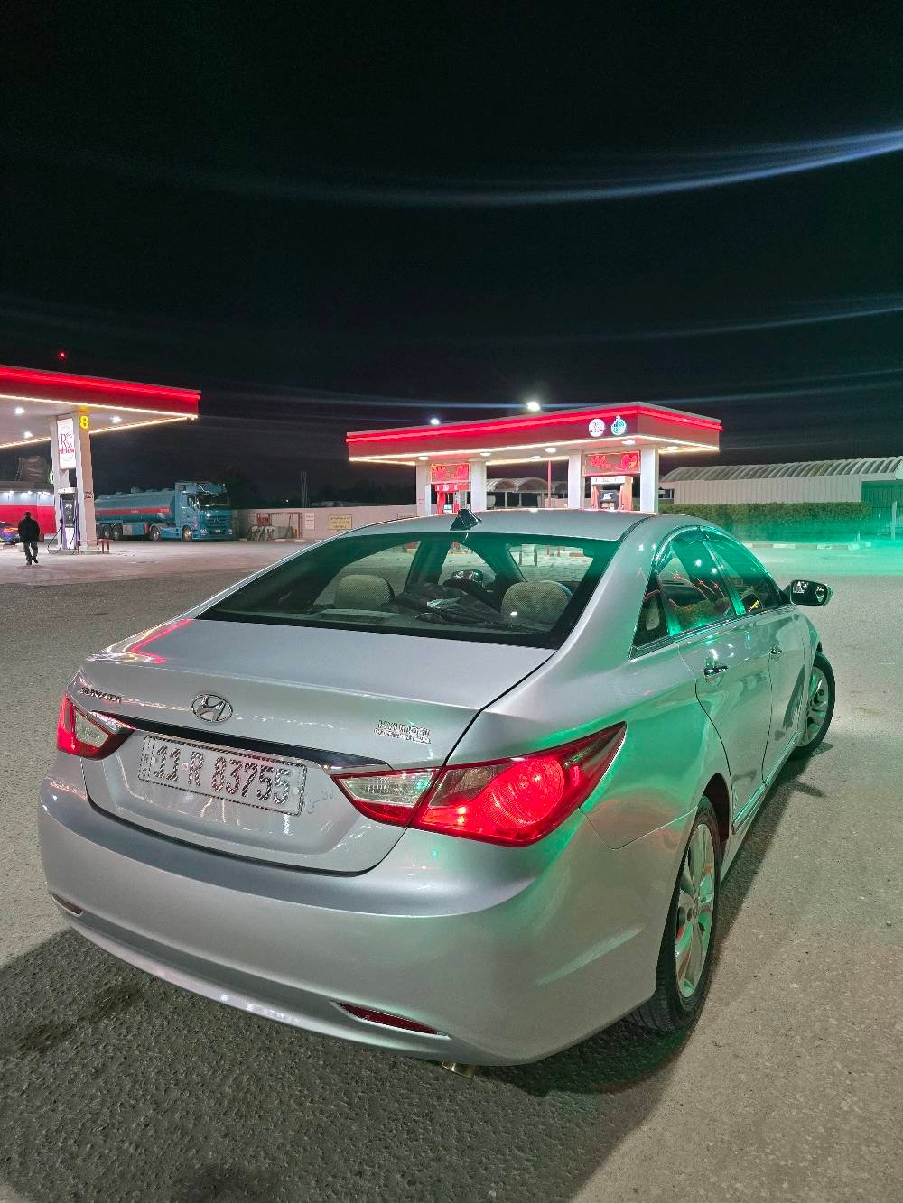 سوناتا 2011 وارد أمريكي 2400cc معلين كازكيت يعني ماكو دوانز   كشن تدفئة وكهرباء.  بصمة فتحه مثبت سرعة فول تحكمات ستيرن حادثه مال امريكا  جاملغين خلفي وقبق الجنطة تعديل بسيط وجاملغ ايمن أمامي بي رش مكانه نجف نداء 