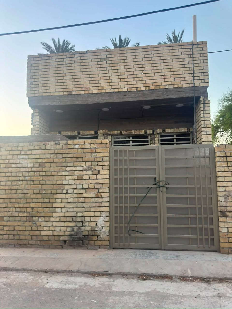 بيت للايجار نهاية الاربع شوارع نهاية شارع عبيد
ع السدة ١٠٠ متر طابق واحد غرفة وصالة واستقبال استفسار ***********
