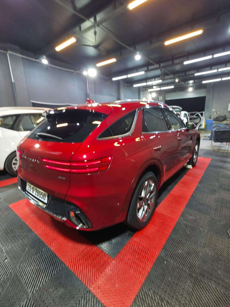 جنيسس  2022
GV70
للبيع

رقم بغداد بأسمي
4سلندر 2.5 تيربو

مواصفات 
5 كامرات 
5 راكب  
شاشه 12 بوصه لمس
عدادات نص شاشه 
ماوس تحكم كامل بشاشه  
راراد امامي وخلفي و جانبي 
تحكم كامل بلقياده 
قيادة ذاتية
خروج عن المسار
اطفاء ذاتي 
تشغيل عن بعد
5 وضعيات للقياده
4✖️4 ويل درايف
نقطة عمياء 
كراسي كهرباء امامي  
تدفئه  كراسي امامي 
تبريد كراسي امامي
خزن ميموري
صندوك كهرباء
انارة ترحيب شعار جنسيز
سايد بريك كهرباء
شحن واير ليس
مري جانبيه 
دخول ذكي وبعد هواي مواصفات
ماشية 72 الف 
السعر 32 الف 

مكان السياره  ميسان / عماره 
الاتصال ***********
