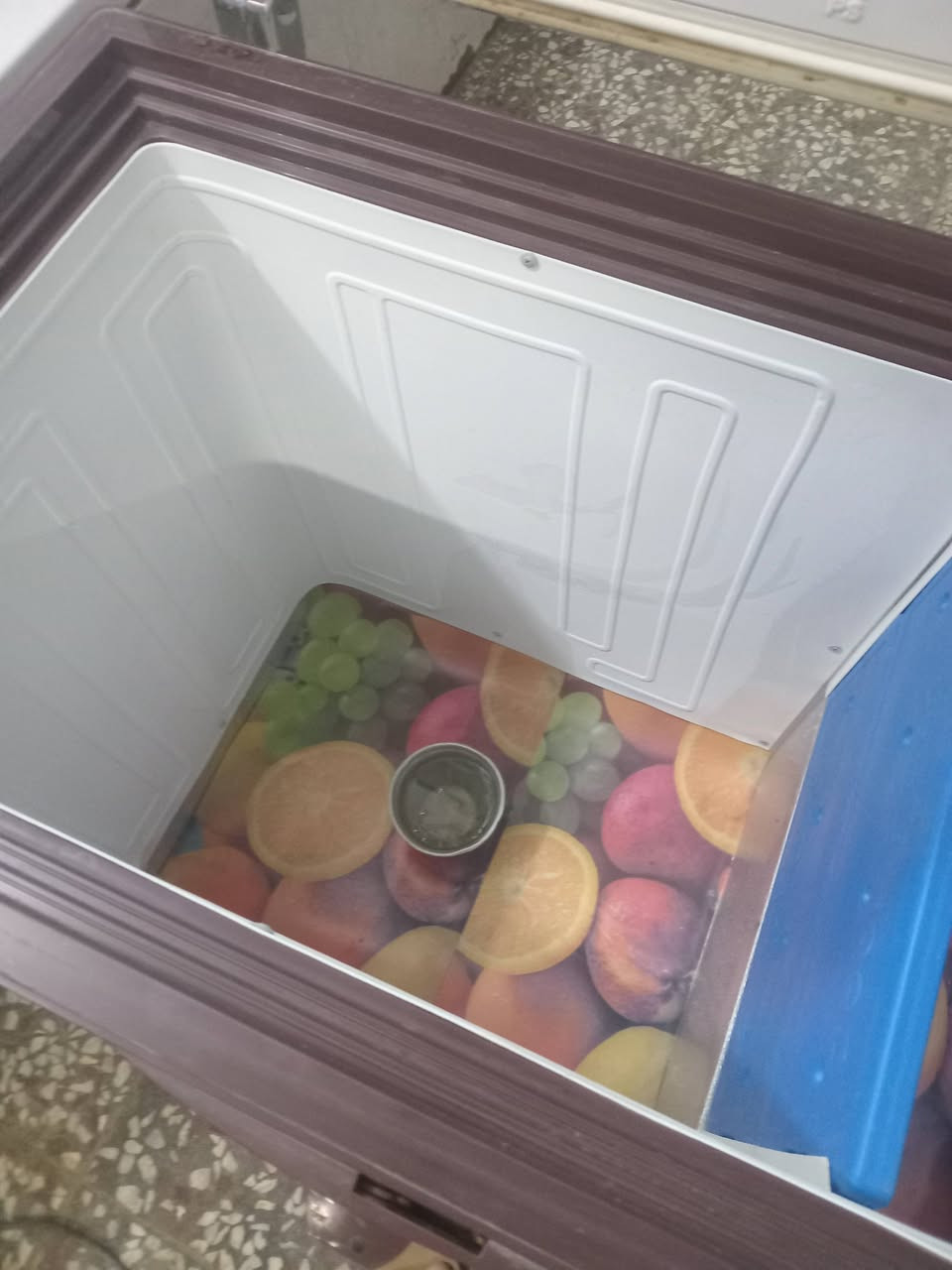 مجمده ١٠قدم نضافة ٨٠% افريز يعني بعد ماتليك تجميد فول سعره ١٢٥الف وبيه مجال مكاني بغداد الزعفرانيه وكو توصيل وأي استفسار الاتصال ***********
