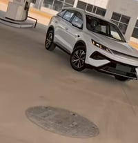 البيع سيارة بي واي دي سعر 24/600/بدون دلاليه بدون رقم مكان بغداد 07745...