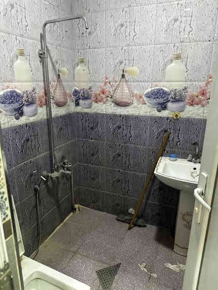 دار سكني المساحة 50م

يحتوي ع ثلاث غرف نوم وصالة ومطبخ وخدمات عدد 2

السعر 800 الف قفل غير قابل للتفاوض

الموقع الضباط 

للأستفسار:

***********

***********

واتساب
