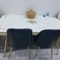 طاولة طعام • ست كراسي • نظيف جدا